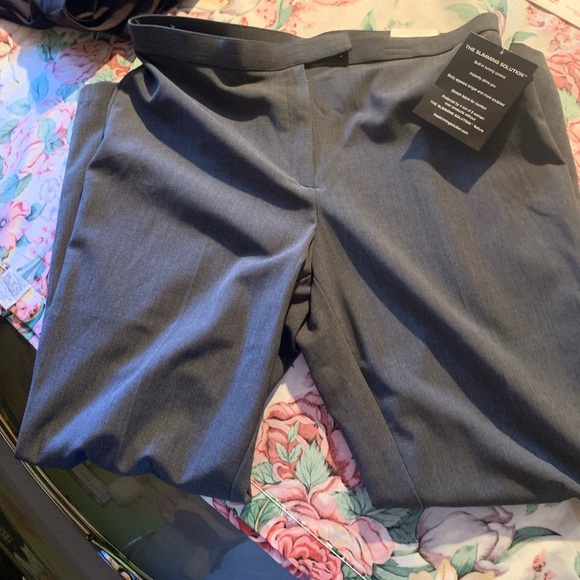 NWT Sag Harbor Women’s Gray Dress Pants Size 12 P - Picture 2 of 11